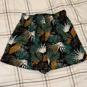 SHEIN Tropical Leaf Print Women's Shorts